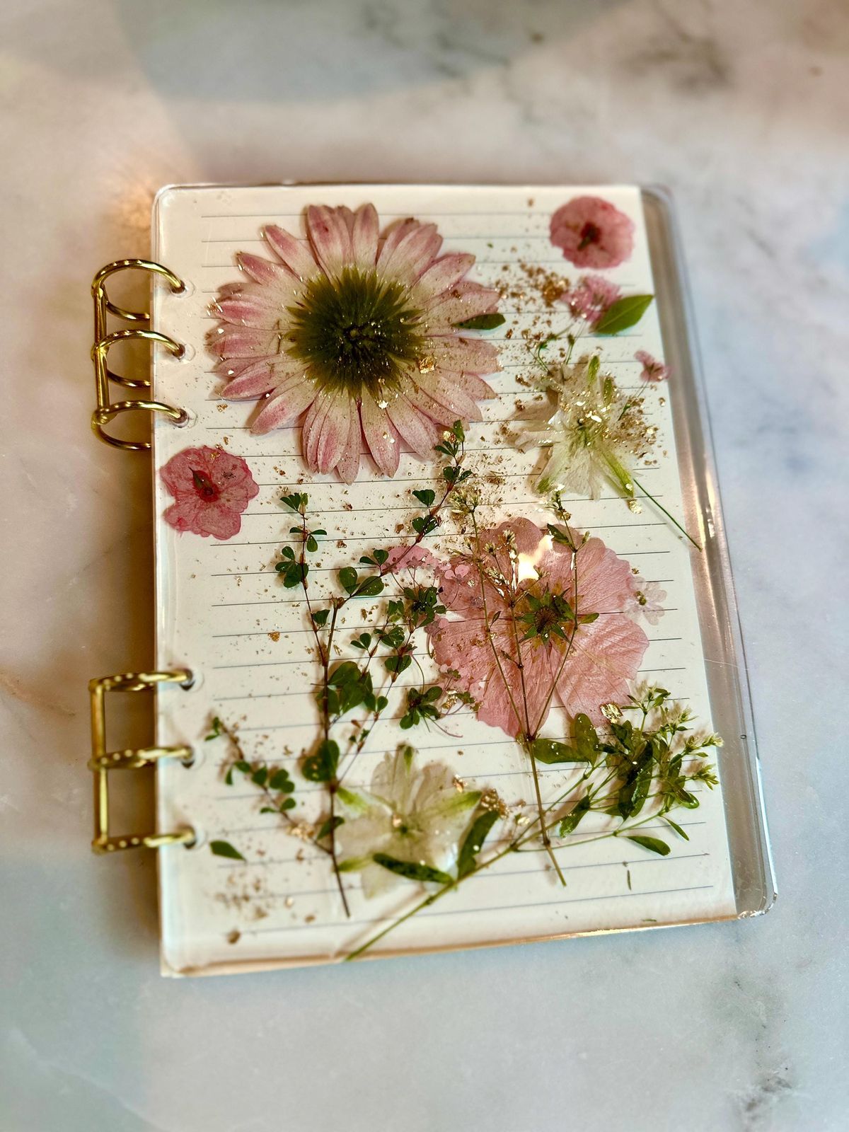 Preserving flowers and botanical keepsakes in resin jewelry - khaas items