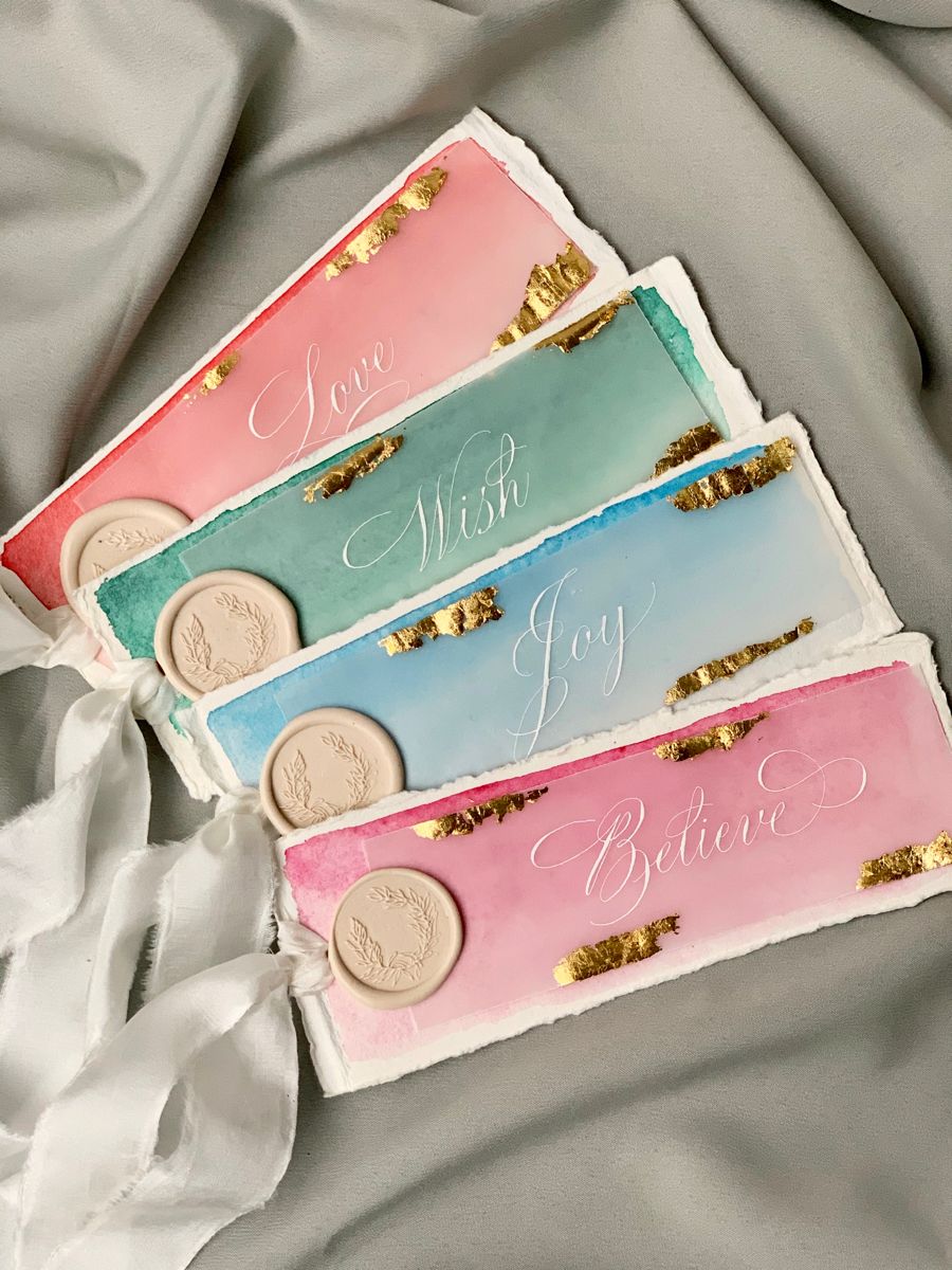 Custom jewelry with handwritten calligraphy preserved in resin - khaas items