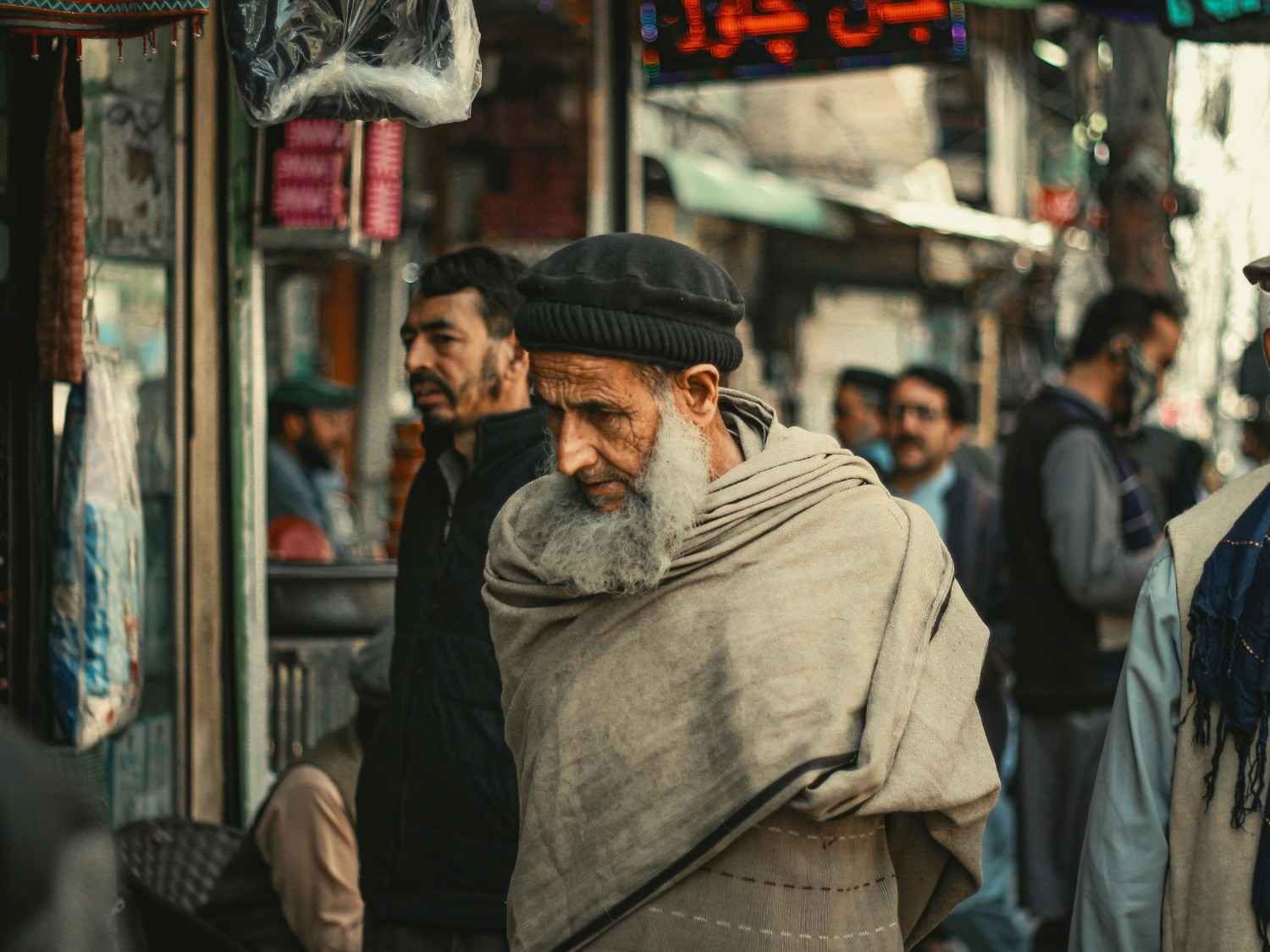 Taking a Photo in Pakistan | khaas items